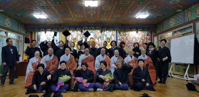 1기생 졸업을 축하하며...